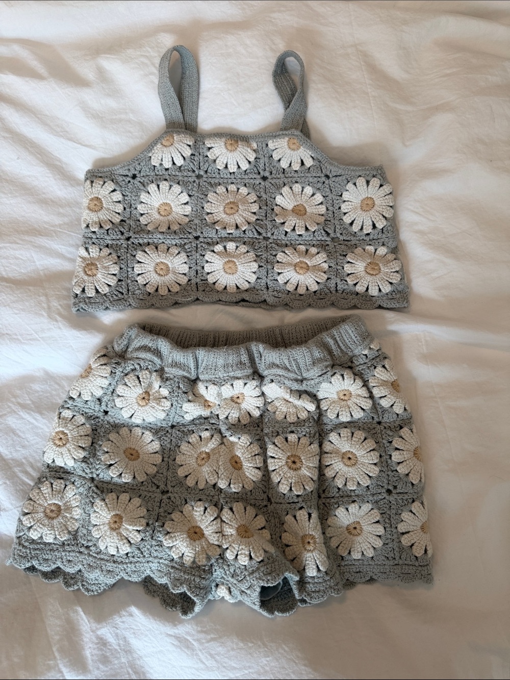 Rylee + Cru Daisy Crochet Shorts Set - Light Gray & Cream